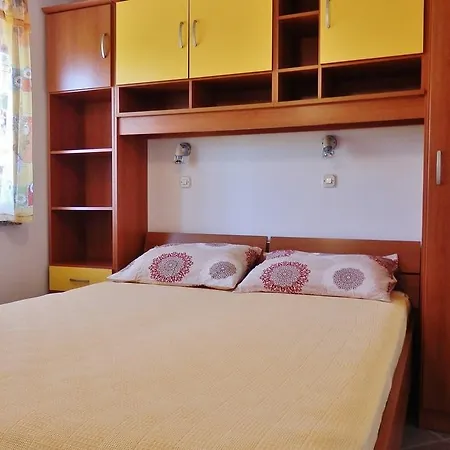 아파트 One-bedroom In Vi