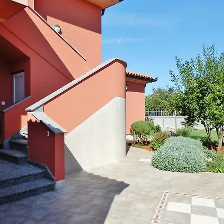 One-bedroom In Vi Μεντουλίν